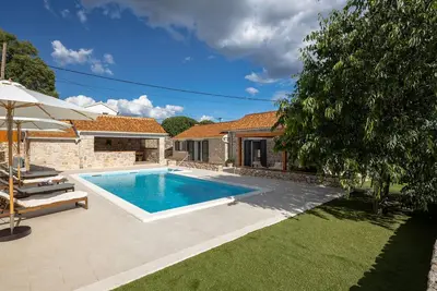 Image de Maison confortable à Primosten avec.