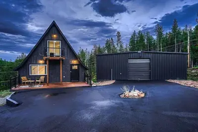 Image de Evergreen's Aspen A-Frame w\/1+Acre\/Views\/Remodeled