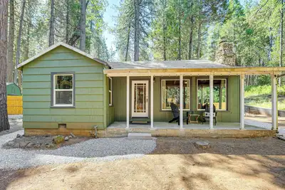 Image de Walk to Winery: Cozy Cabin w\/ Fire Pit in Murphys