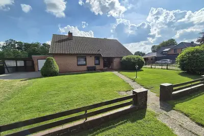 Image de Maison de vacances 'Dörpshus-Bargen' avec terrasse privée, jardin privé et Wi-Fi