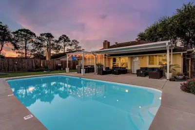 Image de Your Houston Vacation Getaway, 4-Bd, Pool, Patio
