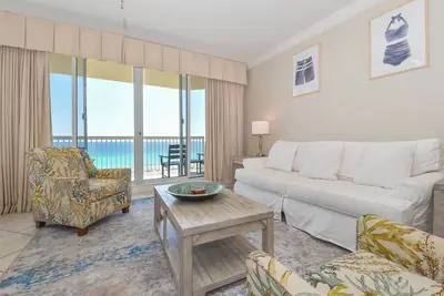 Image de Serene Beachfront Condo w/ Beach Service in Central Destin! 🌴🐚🌊