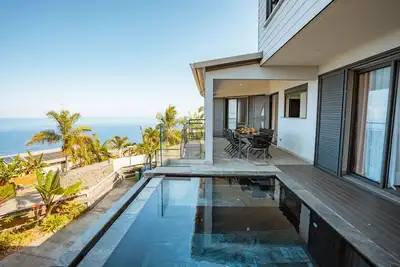 Villa Bleue Camaieu, avec piscine chauffée & vue plongeante sur le lagon de Saint Leu