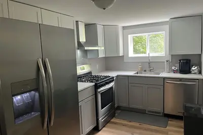 Image de 2-bed 2-bath home conveniently located in Marquette…Ski-Bike-Hike!