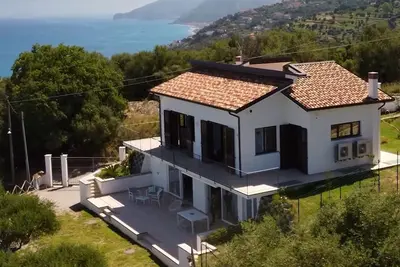 Image de Villa Giardino degli Ulivi, a modern Villa with a premium view in Sicily