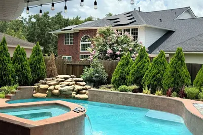 Image de Spacious 5-bedroom house with WiFi and fitness room in charming Sugar Land