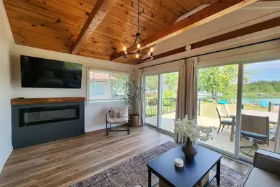 Image de Beautiful 2-bedroom 1 bath cottage on Crooked Lake