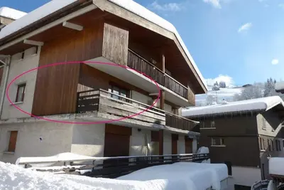 Image de 50m des commerces, 1er étage, balcon, casier à ski, 33m², La Clusaz