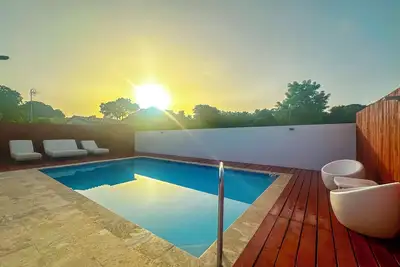 Image de New Boutique House with Pool near the Beach