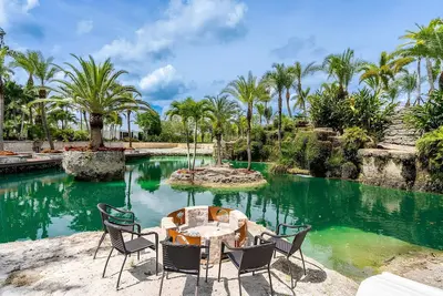Image de Luxury Farmhouse Oasis in Redlands Miami