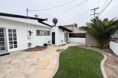 Image de Updated family friendly 3br beach house 3 blocks to the sand in Orange County