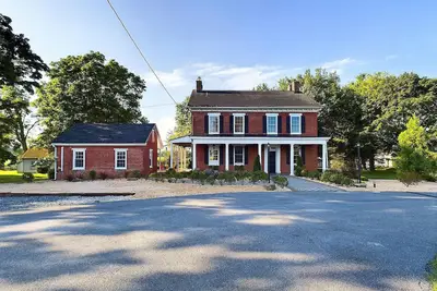 Image de Finest Central Pennsylvania modern rustic Farmhouse
