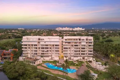 Image de Altamar: Penthouse Near Beach with Gym & Pool