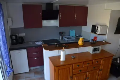 Image de Appartement de 55m² dans petite résidence calme avec piscine.