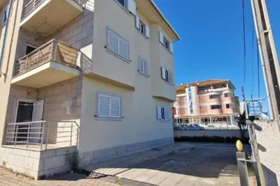 Image de In the heart of the city, but far from the hustle and bustle. Quiet family apartment.