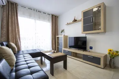 Image de 2-bedroom apartment near the sea and two beaches!