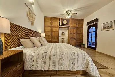 Image de Hidden Gem: Bright and spacious apartment, just steps from Oaxaca’s best spots!