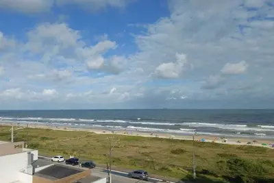 Image de Apartamento Aconchegante em Condominio à Beira- Mar. Perfeito Para Suas Férias!