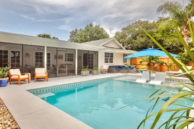 Image de Coast Cottage - Charming 3-bedroom house with private heated pool.