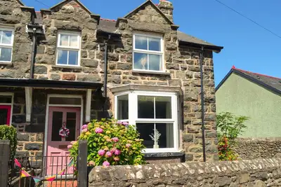Image de Cwtch Cottage - Trois Chambres Maison, Couchages 6