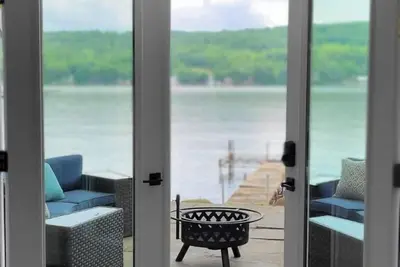 Image de Charming Finger Lakes cottage with 3 levels of lakefront views for all seasons