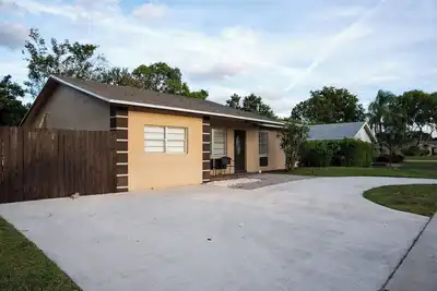 Image de Spacious 5-bedroom house in West Boca Raton WiFi, Ac, Deerfield Beach -11. 5 Mi
