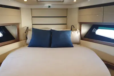 Image de Luxury yacht in a romantic place