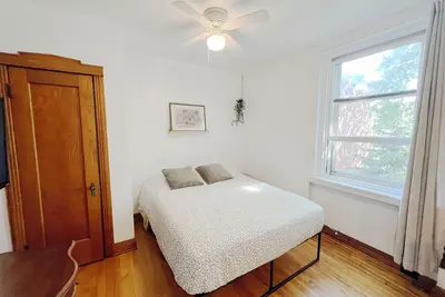 Image de Joli studio vintage ensoleillé au coeur du Plateau-Mont-Royal à Montréal