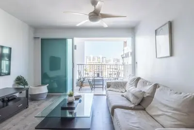 Image de Bright and Sunny 2-bedroom apartment with free parking in the heart of Condado.