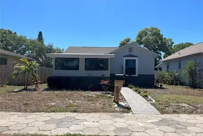 Image de Cute & Cozy entire home under 10 mins from beach and Downtown St. Pete