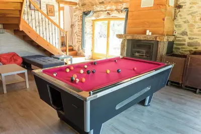 Image de L'Ange : Entre monts et vallées\nMaison avec billard