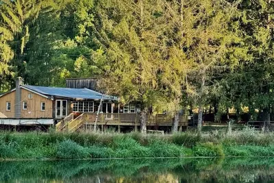 Image de Timberline Cabins - Peaceful Pines Lodge, WiFi, Pets, Stalls, Hot Tub