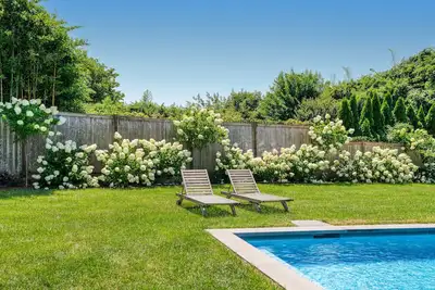 Image de Mcm Beach house in exclusive Amagansett dunes minutes from beach path
