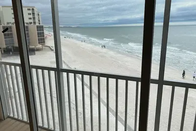 Image de 2 bedroom 2 bath condo steps from Bonita Beach