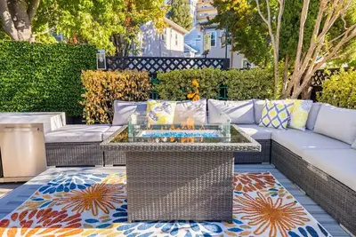 Image de Hidden Gem - Luxury Living - Walk Everywhere