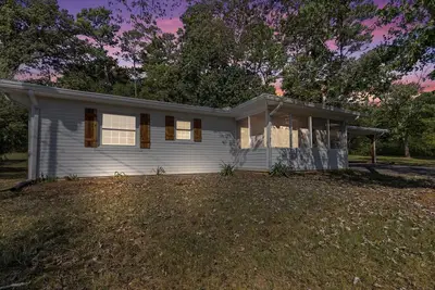 Image de Peaceful Cabin Home-Minutes from Guntersville City Harbor and Boat Launches
