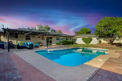 Image de Modern 3bd Retreat w Pool \/ Free Parking