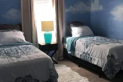 Image de Charming 4-Br Home for Rent!
