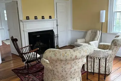 Image de Gorgeous 1700s Home Sleeps 10, 3 bath, Pool