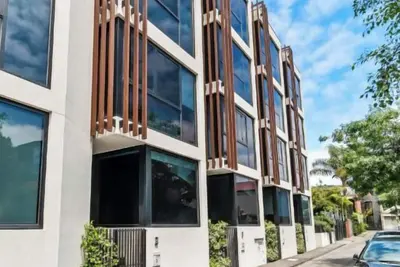 Image de Inner City 4 Level Luxury Townhouse+Lift. 3br 3bth