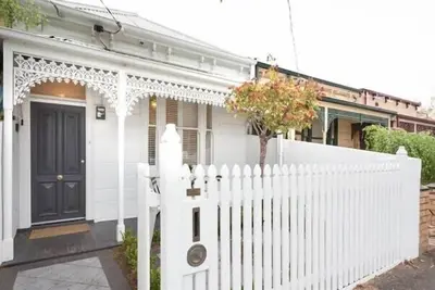 Image de Albert Park Victorian House with Style and Art Gallery