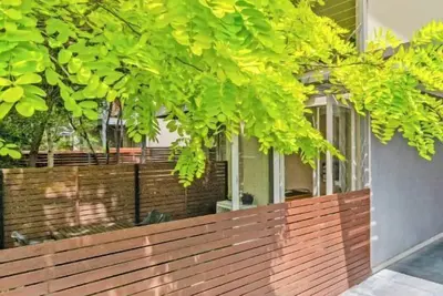 Image de The Avenue. The Place. Terrific 4br 2bth Townhouse