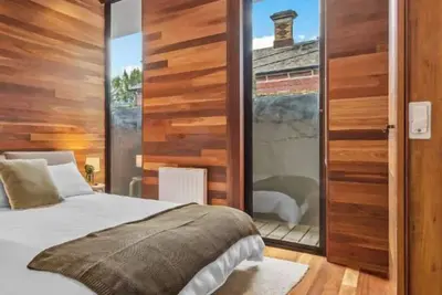 Image de Truly Tremendous. 4br. Tivoli Rd. South Yarra.