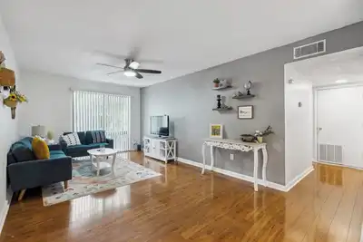 Image de Cozy 1-bedroom condo in next to the hospitals and the university