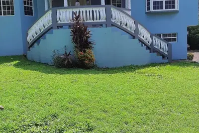Image de Chic 2-bedroom spacious apartment with WiFi, Ac in beautiful Montego Bay.