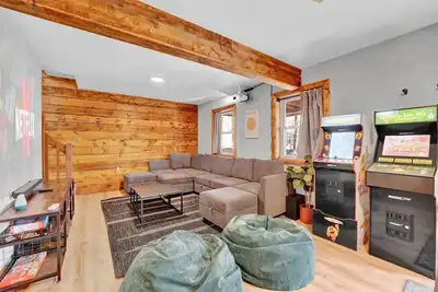 Image de Welcome to your A-Frame Fun-Filled home in the resort-like Big Bass Lake Community