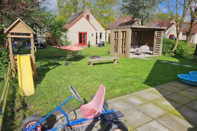 Image de 7 pers house -playground\/room, fireplace, porch, close to lake & park facilities