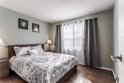 Image de Deck the Halls in This 4br Okc Holiday Escape
