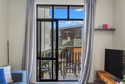 Image de 1br Haven with Balcony & Parking
