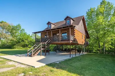 Image de River Lodge Escape with Hot Tub by StayLage